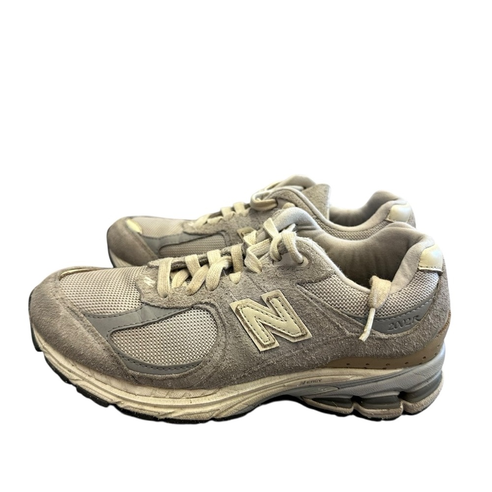 New Balance 2002R‎ Sneaker Rain Cloud/Angora Suede Size 5